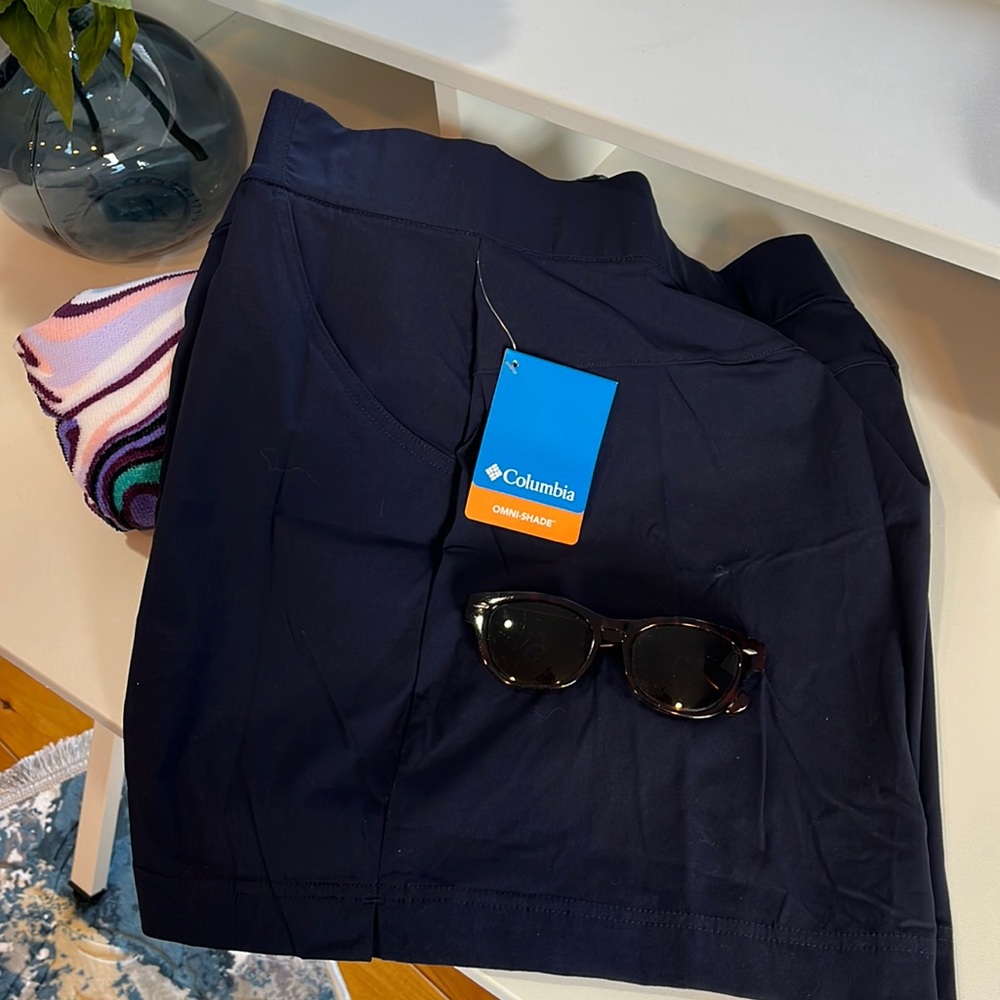 Columbia women’s Court shorts regular fit. Brand new